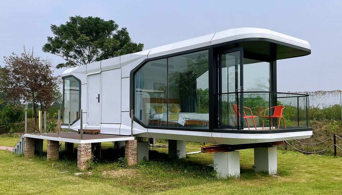 Model E7 Mobile prefabricated tiny house with 2 bedrooms Space capsule